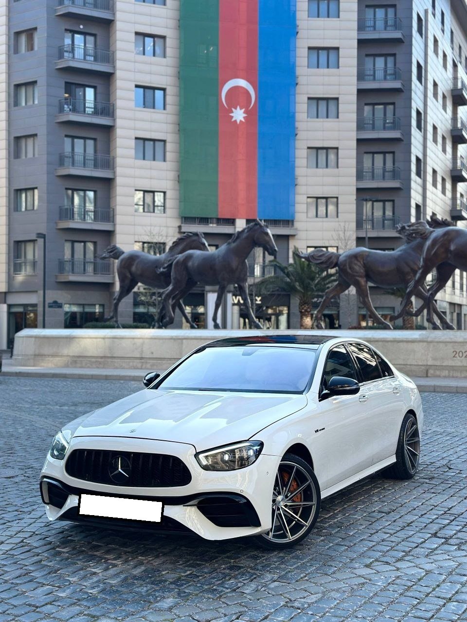 MERCEDES E63 AMG